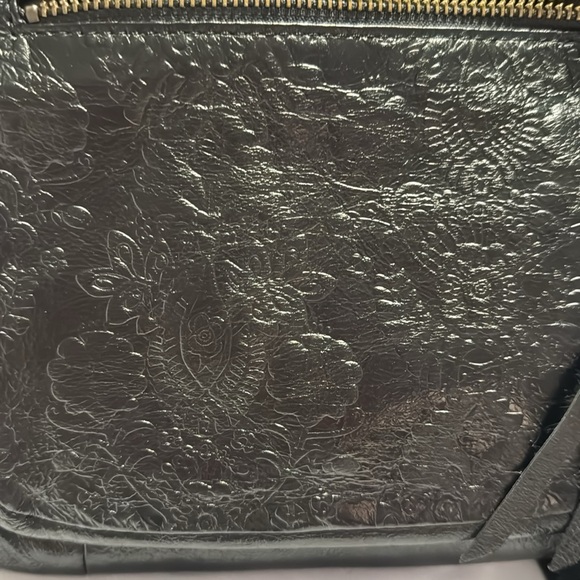 the Sak Crossbody - Picture 5 of 6